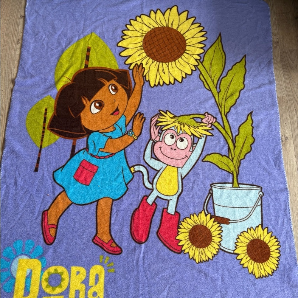 Dora the Explorer Sunflower Blanket Nickelodeon  Kids Throw